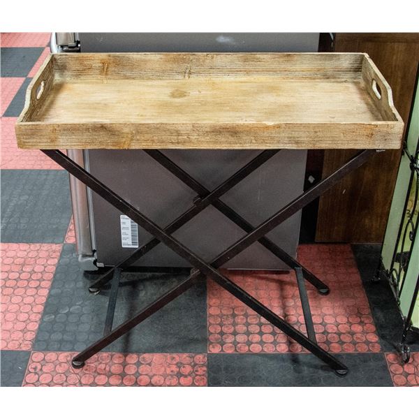 BLACK METAL FOLD-UP TRAY STAND WITH RUSTIC WOOD