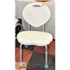 Image 1 : ADJUSTABLE HEIGHT BATH CHAIR