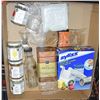 Image 1 : FLAT LOT OF ASSORTED KITCHEN SUPPLIES