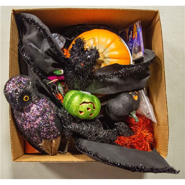 BOX OF ASSORTED HALLOWEEN DECORATIONS