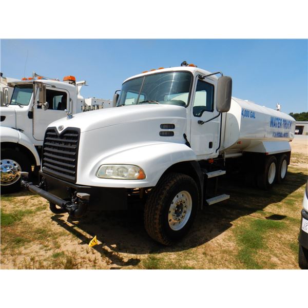 2007 MACK CXP613 Water Truck