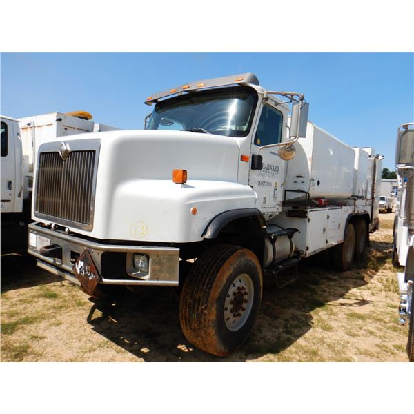2006 INTERNATIONAL PAYSTAR 5600i Fuel / Lube Truck