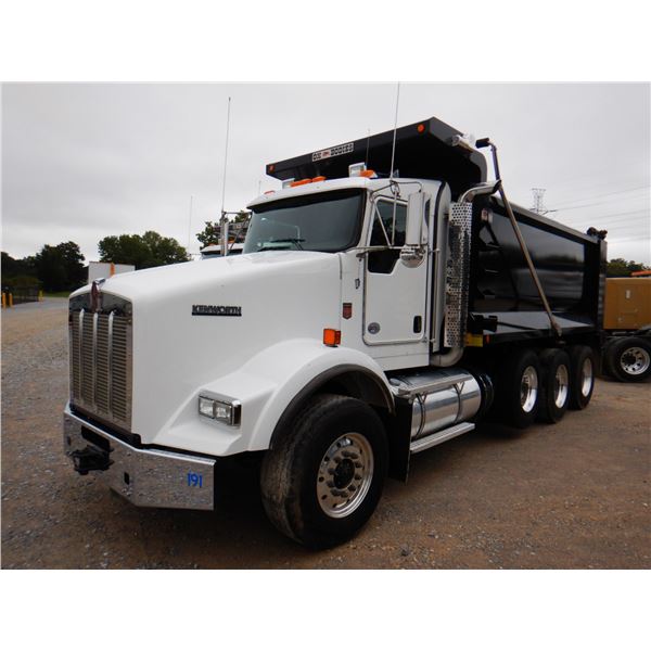 2020 KENWORTH T800 Dump Truck