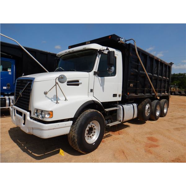 2012 VOLVO VHD Dump Truck