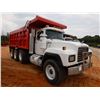Image 4 : 1998 MACK RD688S Dump Truck
