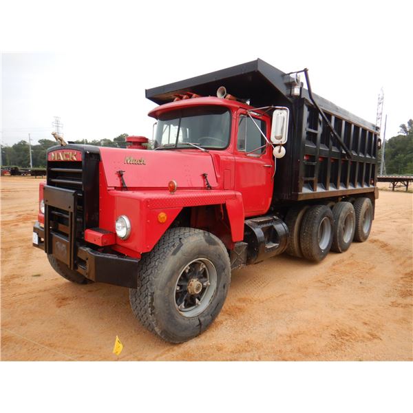 1984 MACK RD685SX Dump Truck