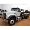 Image 1 : 2021 MACK GR64F Roll Off Truck