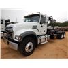 Image 1 : 2021 MACK GR64F Roll Off Truck