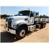 Image 1 : 2021 MACK GR64F Roll Off Truck
