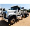 Image 1 : 2021 MACK GR64F Roll Off Truck