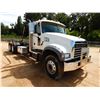 Image 4 : 2020 MACK GR64F Roll Off Truck