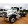 Image 1 : 2019 MACK GR64F Roll Off Truck