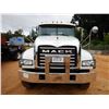 Image 5 : 2019 MACK GR64F Roll Off Truck