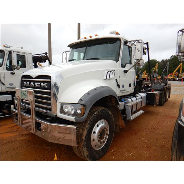 2018 MACK GU713 Roll Off Truck