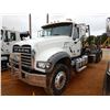 Image 1 : 2018 MACK GU713 Roll Off Truck