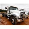 Image 4 : 2018 MACK GU713 Roll Off Truck