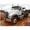 Image 1 : 2018 MACK GU713 Roll Off Truck