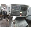 Image 19 : 2005 INTERNATIONAL 7600 Roll Off Truck