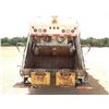 Image 10 : 2004 INTERNATIONAL 4300 Garbage / Sanitation Truck