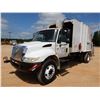 Image 1 : 2004 INTERNATIONAL 4300 Garbage / Sanitation Truck