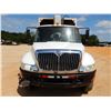 Image 5 : 2004 INTERNATIONAL 4300 Garbage / Sanitation Truck