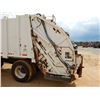 Image 10 : 2004 INTERNATIONAL 4300 Garbage / Sanitation Truck