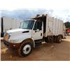 Image 1 : 2004 INTERNATIONAL 4300 Garbage / Sanitation Truck