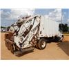 Image 3 : 2004 INTERNATIONAL 4300 Garbage / Sanitation Truck