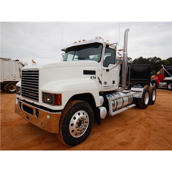 2019 MACK PI64T Day Cab Truck