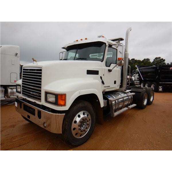 2016 MACK CHU613 Day Cab Truck
