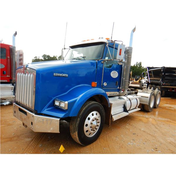 2017 KENWORTH T800 Day Cab Truck