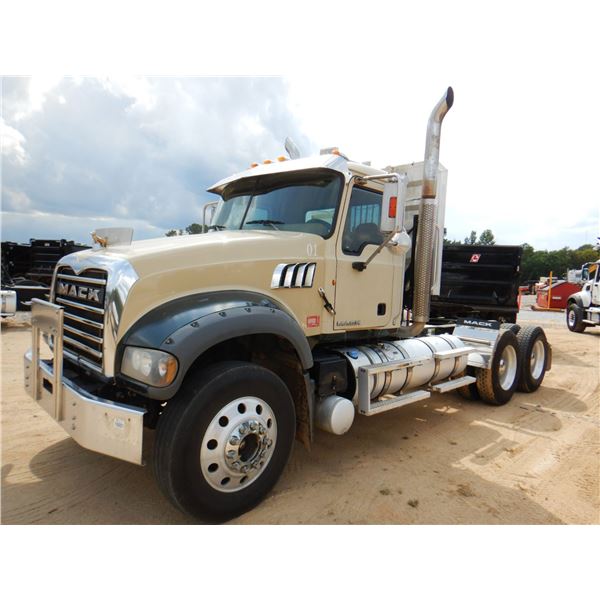 2014 MACK GU713 Day Cab Truck