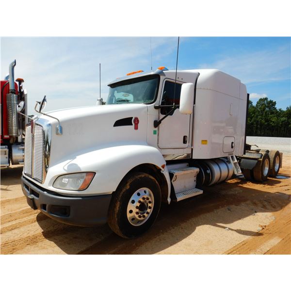 2014 KENWORTH T660 Sleeper Truck