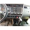 Image 15 : 2010 KENWORTH T800 Day Cab Truck
