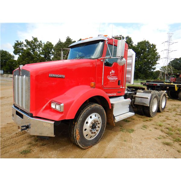 2010 KENWORTH T800 Day Cab Truck