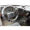 Image 15 : 2000 VOLVO  Day Cab Truck