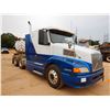 Image 4 : 2000 VOLVO  Day Cab Truck