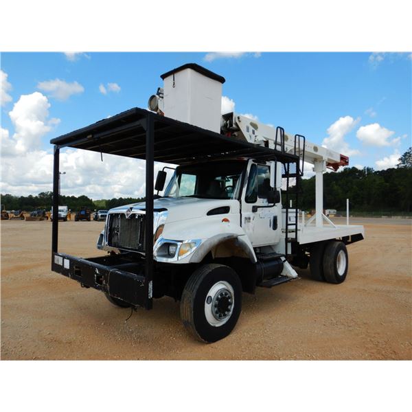 2005 INTERNATIONAL 7300 Bucket Truck