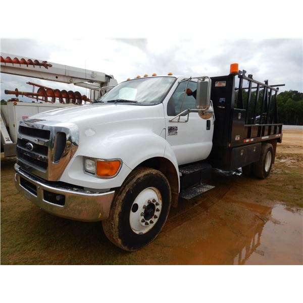 2011 FORD F750 Reel  / Tubing Truck