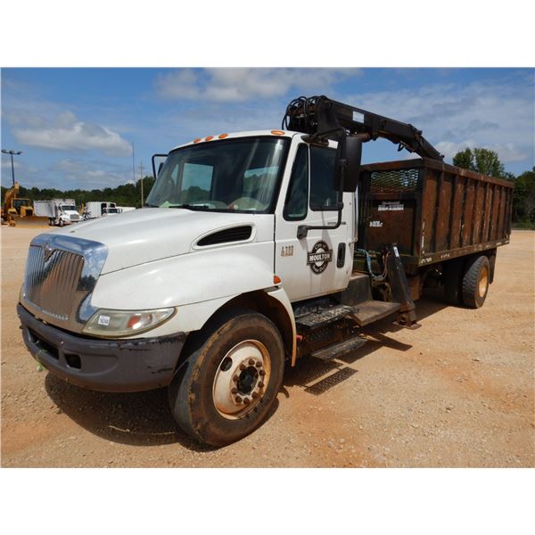 2004 INTERNATIONAL 4300 Grapple Truck
