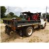Image 3 : 2001 INTERNATIONAL 4700 Flatbed Truck