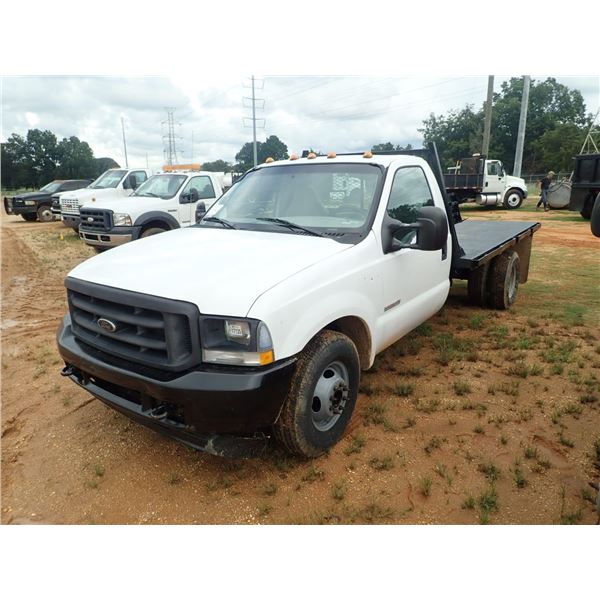 2004 FORD F350 XL Flatbed Truck
