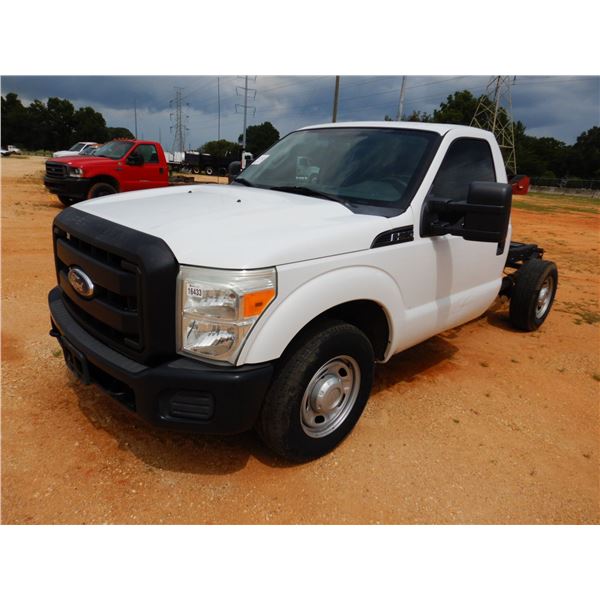 2011 FORD F250 XL Cab and Chassis Truck