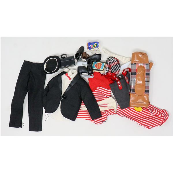 BAG OF ASSORTED VINTAGE BARBIE CLOTHES