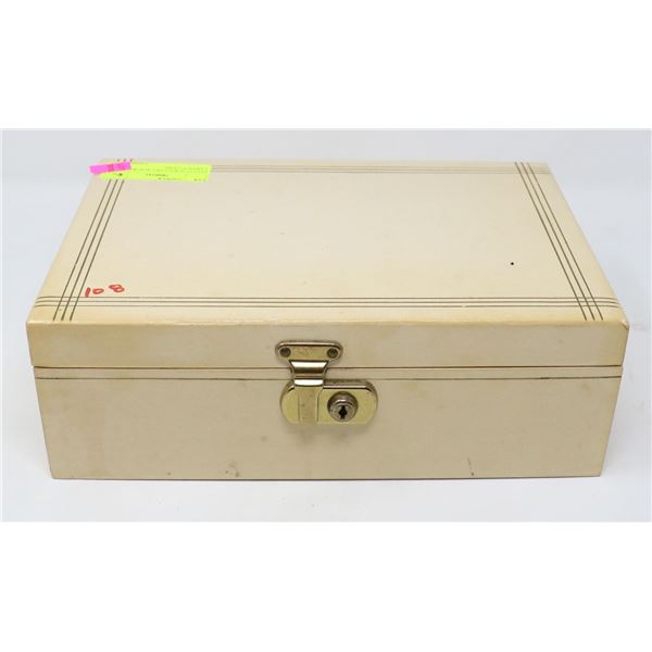 ESTATE JEWELLERY BOX WITH VARIOUS ITEMS