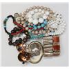 Image 1 : ESTATE LOT VINTAGE JEWELLERY MADAME RAC