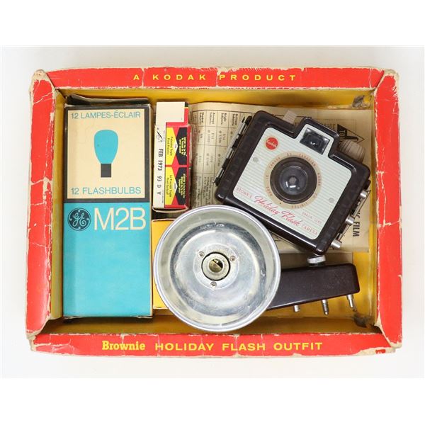 BROWNIE HOLIDAY FLASH OUTFIT IN BOX