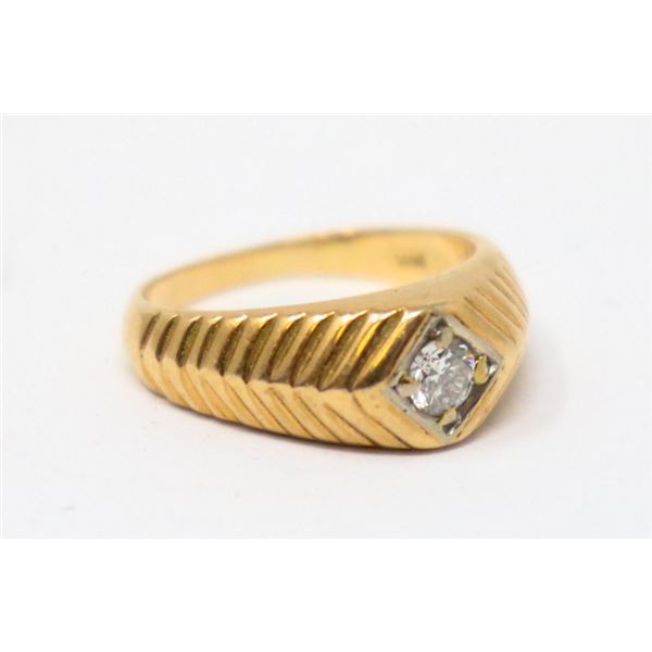 14K GOLD RING WITH DIAMOND CENTRE STONE