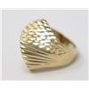 Image 2 : 10K GOLD RING WITH SWIRL PATTERN