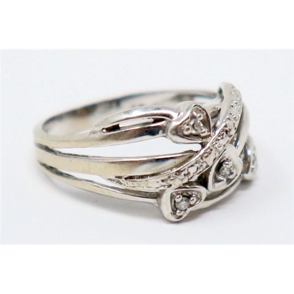 10K WHITE GOLD RING WITH CLEAR STONES